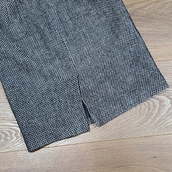 ANN TAYLOR PETITES skirt.   #3335 - Picture 5 of 6